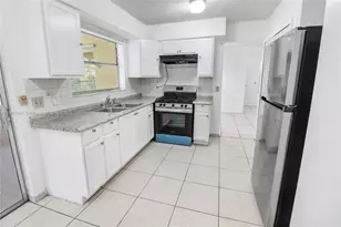 12020 NW 34th Pl, Sunrise, FL 33323 - Photo 8