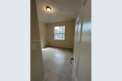954 NE 42nd Ter, Homestead, FL 33033 - Photo 10