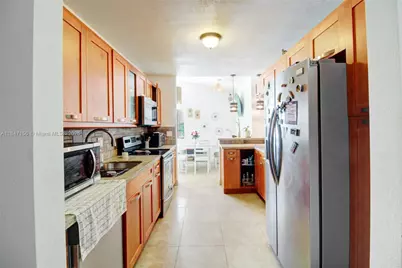 9755 SW 161st St, Miami, FL 33157 - Photo 12