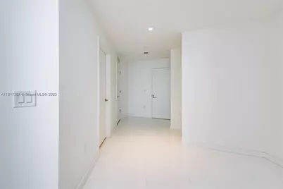 851 NE 1st Ave #2100, Miami, FL 33132 - Photo 14
