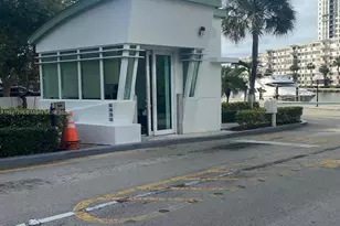 300 Bayview Dr, Sunny Isles Beach, FL 33160 - Photo 28