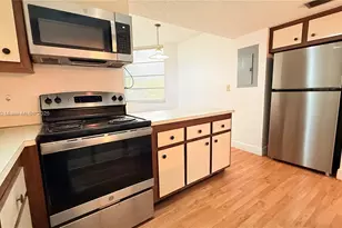 1811 Sabal Palm Dr, Davie, FL 33324 - Photo 4