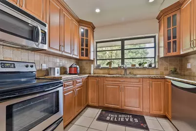 1621 SW 23rd Ave, Miami, FL 33145 - Photo 10