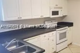 9640 NW 2nd St, Pembroke Pines, FL 33024 - Photo 10