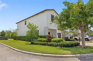 147 SW 185th Way, Pembroke Pines, FL 33029 - Photo 2