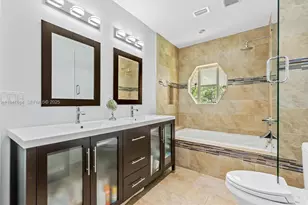 318 NE 105th St, Miami Shores, FL 33138 - Photo 16