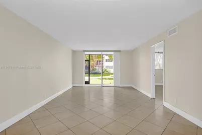 681 S Hollybrook Dr #109, Pembroke Pines, FL 33025 - Photo 8