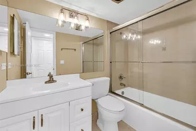 681 S Hollybrook Dr #109, Pembroke Pines, FL 33025 - Photo 12