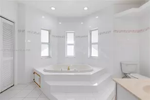 424 Bayberry Dr, Plantation, FL 33317 - Photo 24