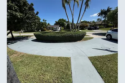 9131 SW 178th Ter, Palmetto Bay, FL 33157 - Photo 2