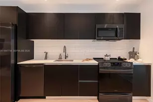 398 NE 5th St, Miami, FL 33132 - Photo 18