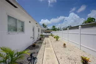 1453 NW 10th St, Dania Beach, FL 33004 - Photo 2