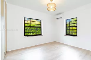 690 NE 118th St, Biscayne Park, FL 33161 - Photo 26