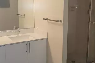 900 NE 195th St, Miami, FL 33179 - Photo 18