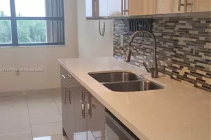 900 NE 195th St, Miami, FL 33179 - Photo 12