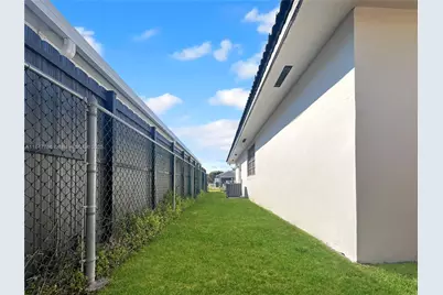 13925 SW 26th Ter, Miami, FL 33175 - Photo 36