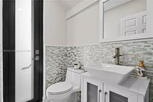 8776 W 33rd Ave, Hialeah, FL 33018 - Photo 12