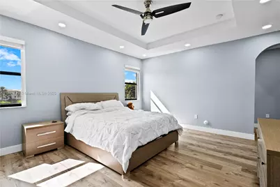 8776 W 33rd Ave, Hialeah, FL 33018 - Photo 26