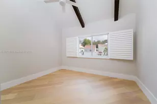 1981 S Oak Haven Cir, Miami, FL 33179 - Photo 28