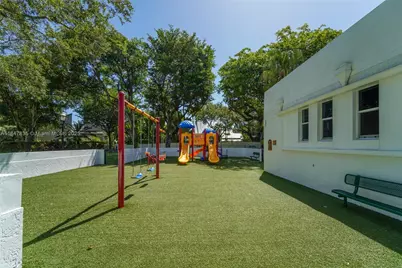 1981 S Oak Haven Cir, Miami, FL 33179 - Photo 34