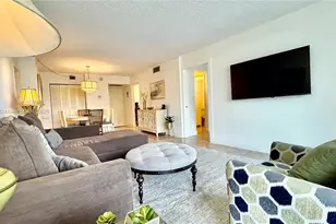 100 Bayview Dr, Sunny Isles Beach, FL 33160 - Photo 4