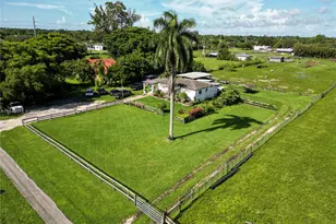 1921 SW 112th Ave, Davie, FL 33325 - Photo 1