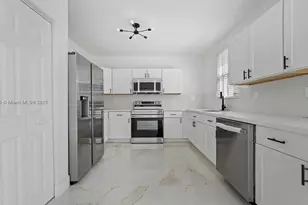 1070 NE 42nd Ave, Homestead, FL 33033 - Photo 8