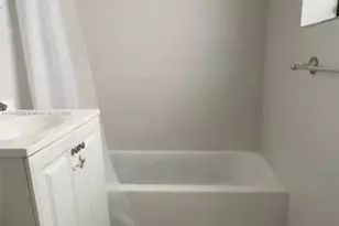 1611 Pennsylvania, Miami Beach, FL 33139 - Photo 2