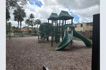 3961 NW 94th Ave, Sunrise, FL 33351 - Photo 36