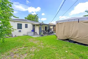 249 Carlisle Dr, Miami Springs, FL 33166 - Photo 36