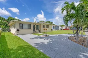 249 Carlisle Dr, Miami Springs, FL 33166 - Photo 4