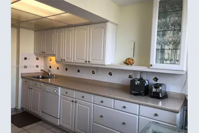 100 Golden Isles Dr #706, Hallandale Beach, FL 33009 - Photo 22