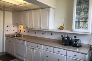 100 Golden Isles Dr, Hallandale Beach, FL 33009 - Photo 22