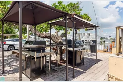 100 Golden Isles Dr #706, Hallandale Beach, FL 33009 - Photo 16