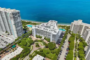 600 Grapetree Dr, Key Biscayne, FL 33149 - Photo 36