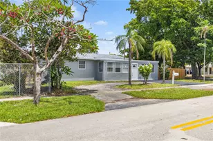 3851 NW 3rd Terrace, Deerfield Beach, FL 33064 - Photo 2