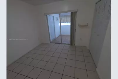 8945 NW 114th St, Hialeah Gardens, FL 33018 - Photo 8