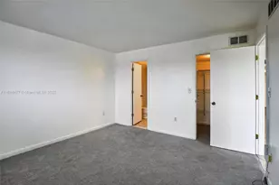 8880 Sunrise Lakes Blvd, Sunrise, FL 33322 - Photo 18