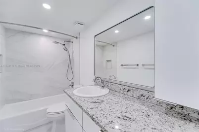 7160 Fairway Dr #J16, Miami Lakes, FL 33014 - Photo 10