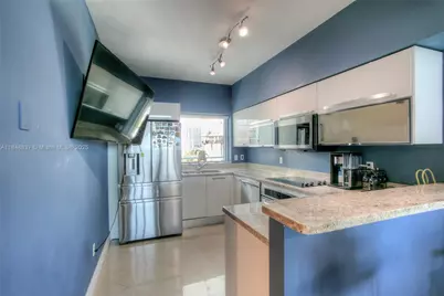 601 NE 36th St #710, Miami, FL 33137 - Photo 2