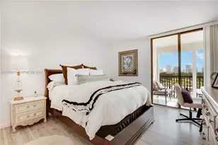 20301 W Country Club Dr, Aventura, FL 33180 - Photo 10