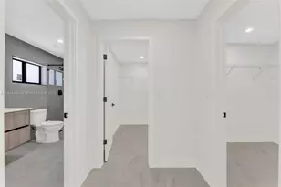 7993 W 18th Ln, Hialeah, FL 33014 - Photo 18