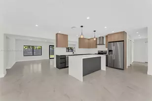 7993 W 18th Ln, Hialeah, FL 33014 - Photo 4