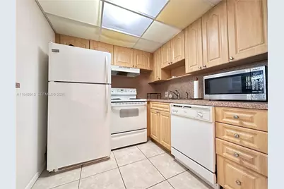 569 Fanshaw N #569, Boca Raton, FL 33434 - Photo 12