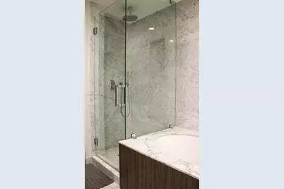 1000 Brickell Plz #1906, Miami, FL 33131 - Photo 8