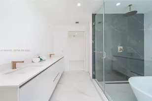 700 NE 24th St, Miami, FL 33137 - Photo 18