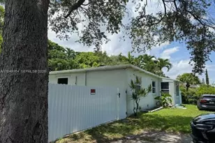 204 SW 7th Ave, Hallandale Beach, FL 33009 - Photo 6
