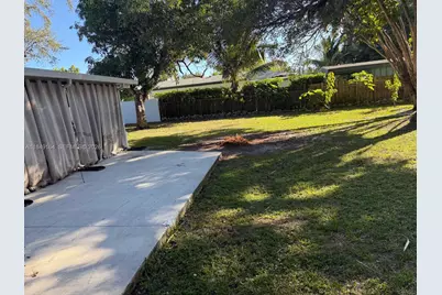204 SW 7th Ave, Hallandale Beach, FL 33009 - Photo 34