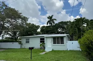 204 SW 7th Ave, Hallandale Beach, FL 33009 - Photo 2