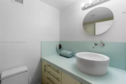 100 Lincoln Rd #923, Miami Beach, FL 33139 - Photo 18